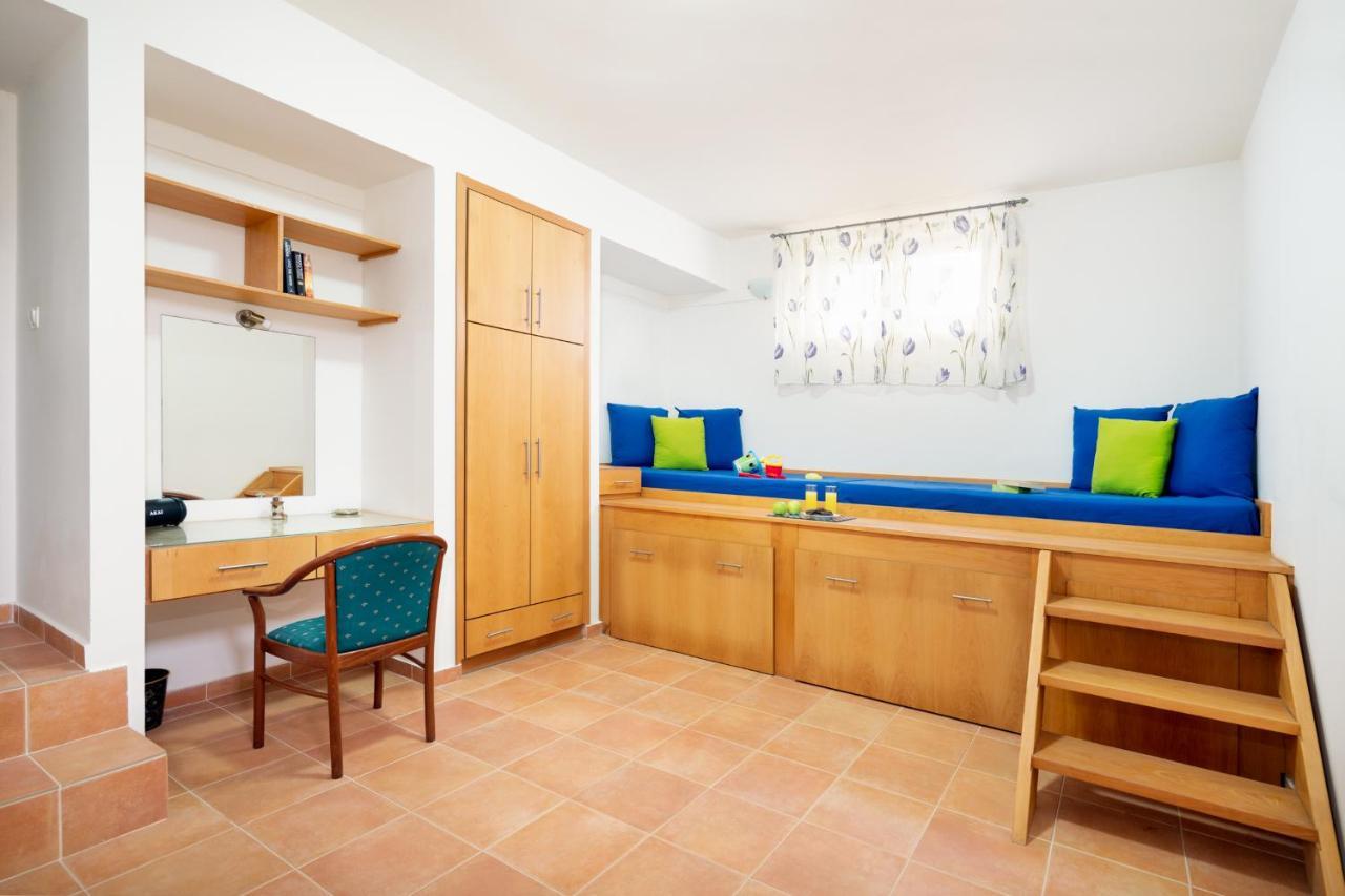 Beachfront Villa Turquoise With Private Pool, Bbq And Ping Pong Table La Canea Exterior foto