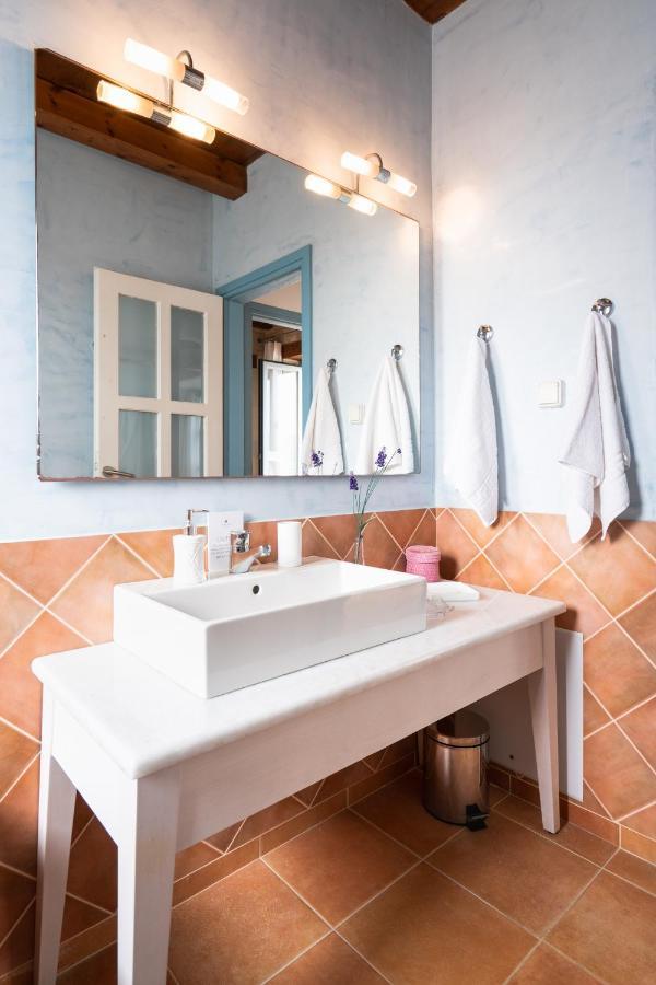 Beachfront Villa Turquoise With Private Pool, Bbq And Ping Pong Table La Canea Exterior foto