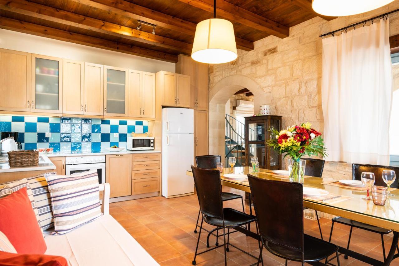 Beachfront Villa Turquoise With Private Pool, Bbq And Ping Pong Table La Canea Exterior foto
