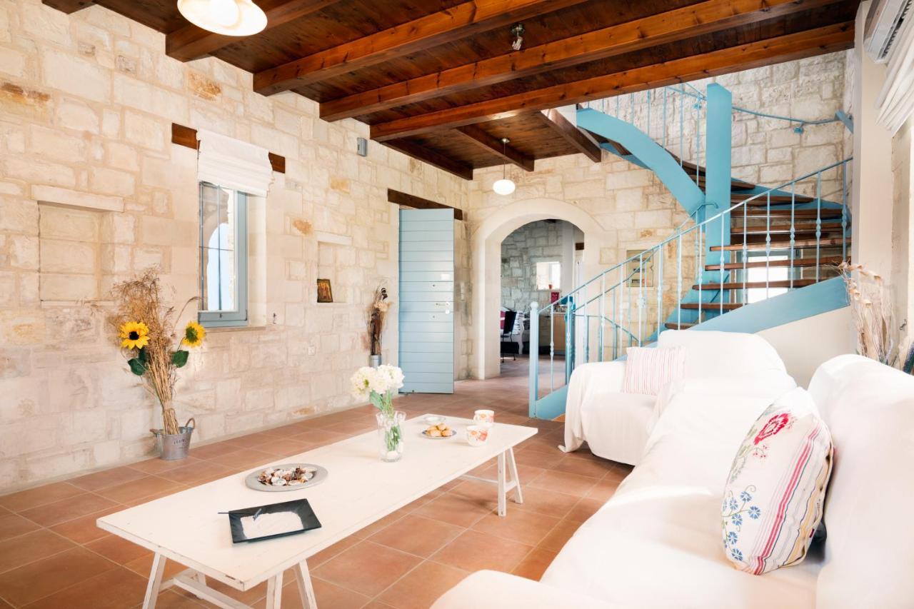Beachfront Villa Turquoise With Private Pool, Bbq And Ping Pong Table La Canea Exterior foto