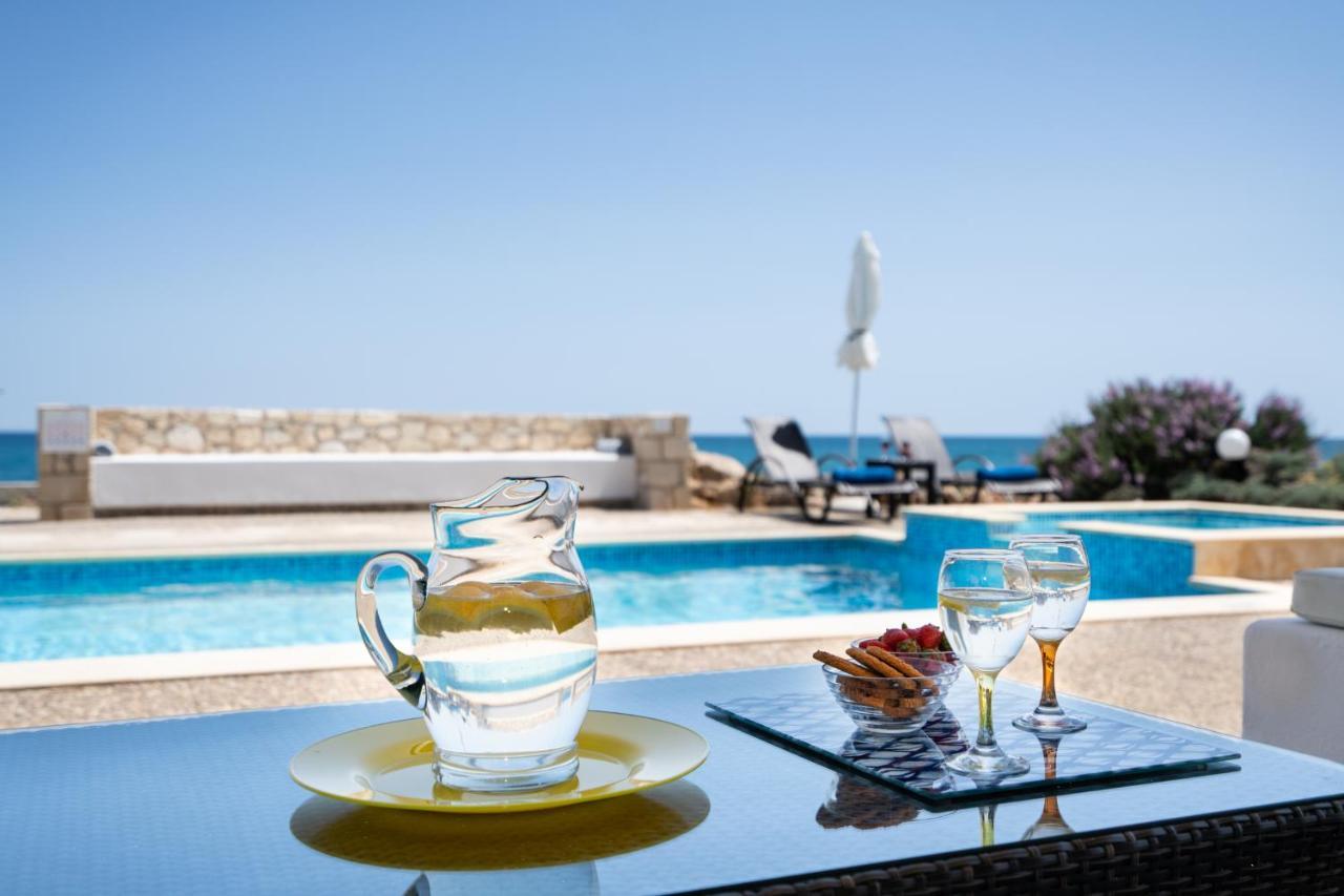 Beachfront Villa Turquoise With Private Pool, Bbq And Ping Pong Table La Canea Exterior foto